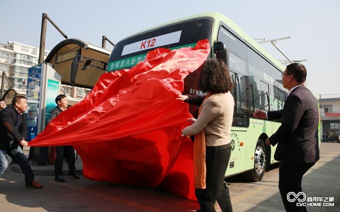 新型動(dòng)力電池青年純電動(dòng)公交試運(yùn)行獲贊 商用車(chē)網(wǎng)報(bào)道